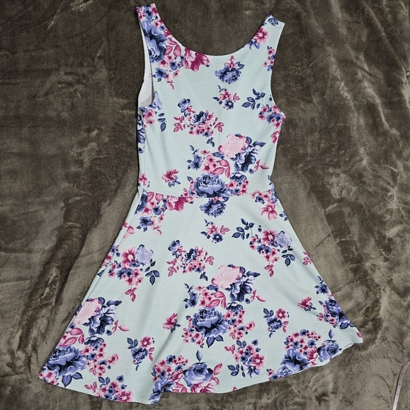 DIVIDED Fit & Flare Mini Dress–Light Blue w/ Floral Print Scoop Neck, Low V-Back - Picture 11 of 17